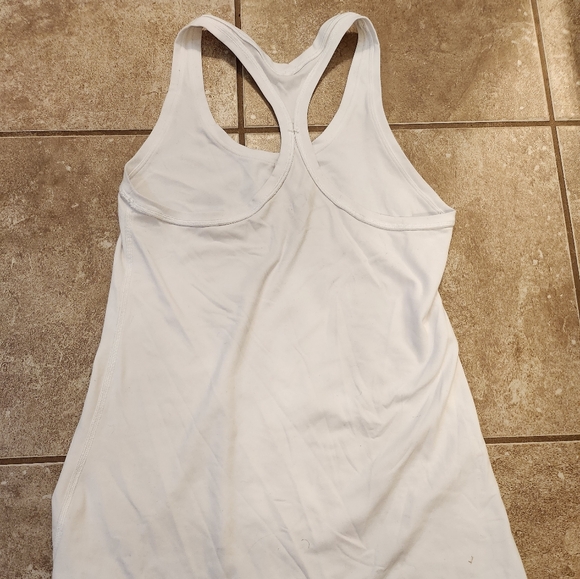 Lululemon Razorback Tank - Picture 2 of 5